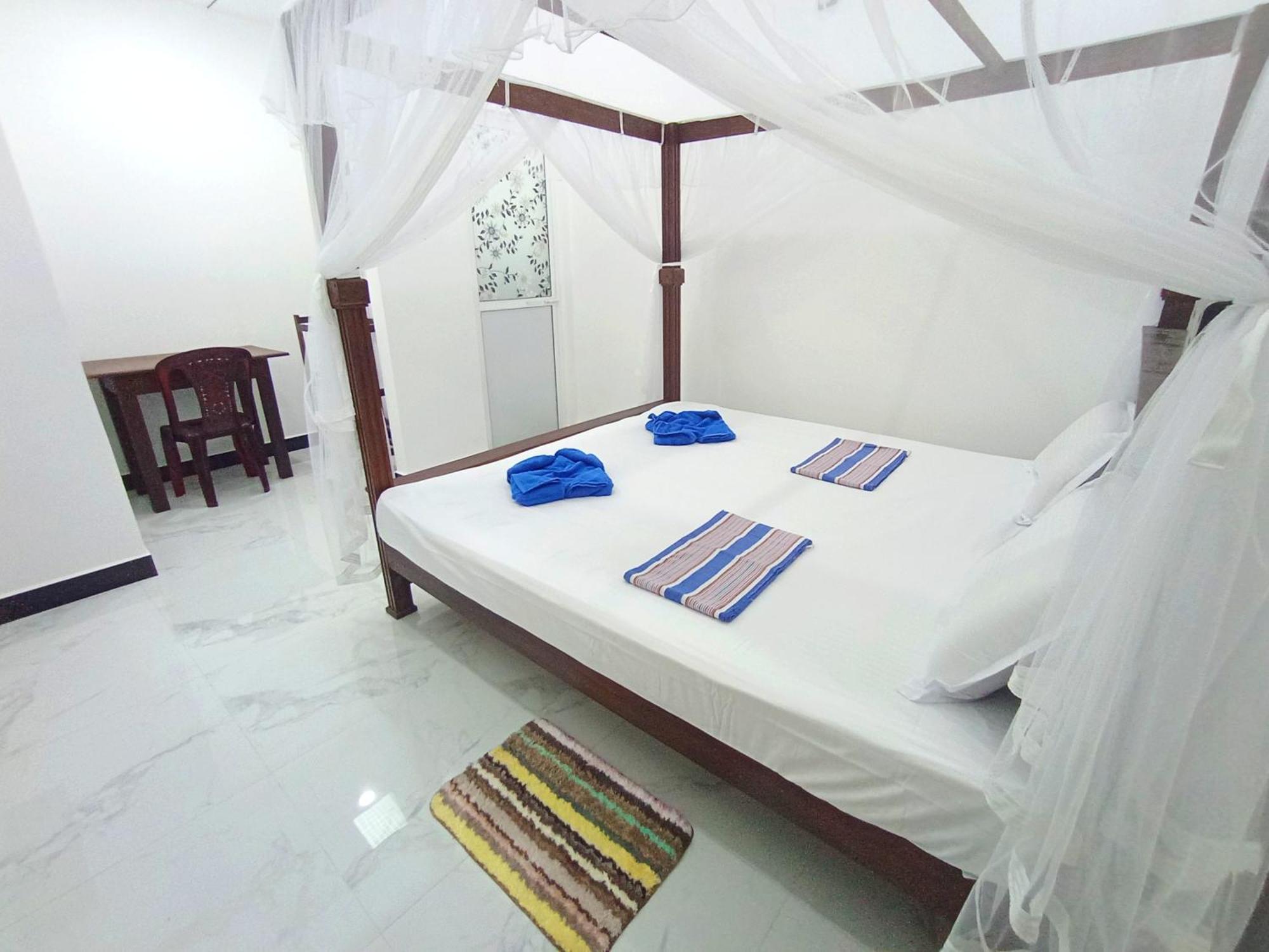 Amal Guest House Mirissa Bagian luar foto