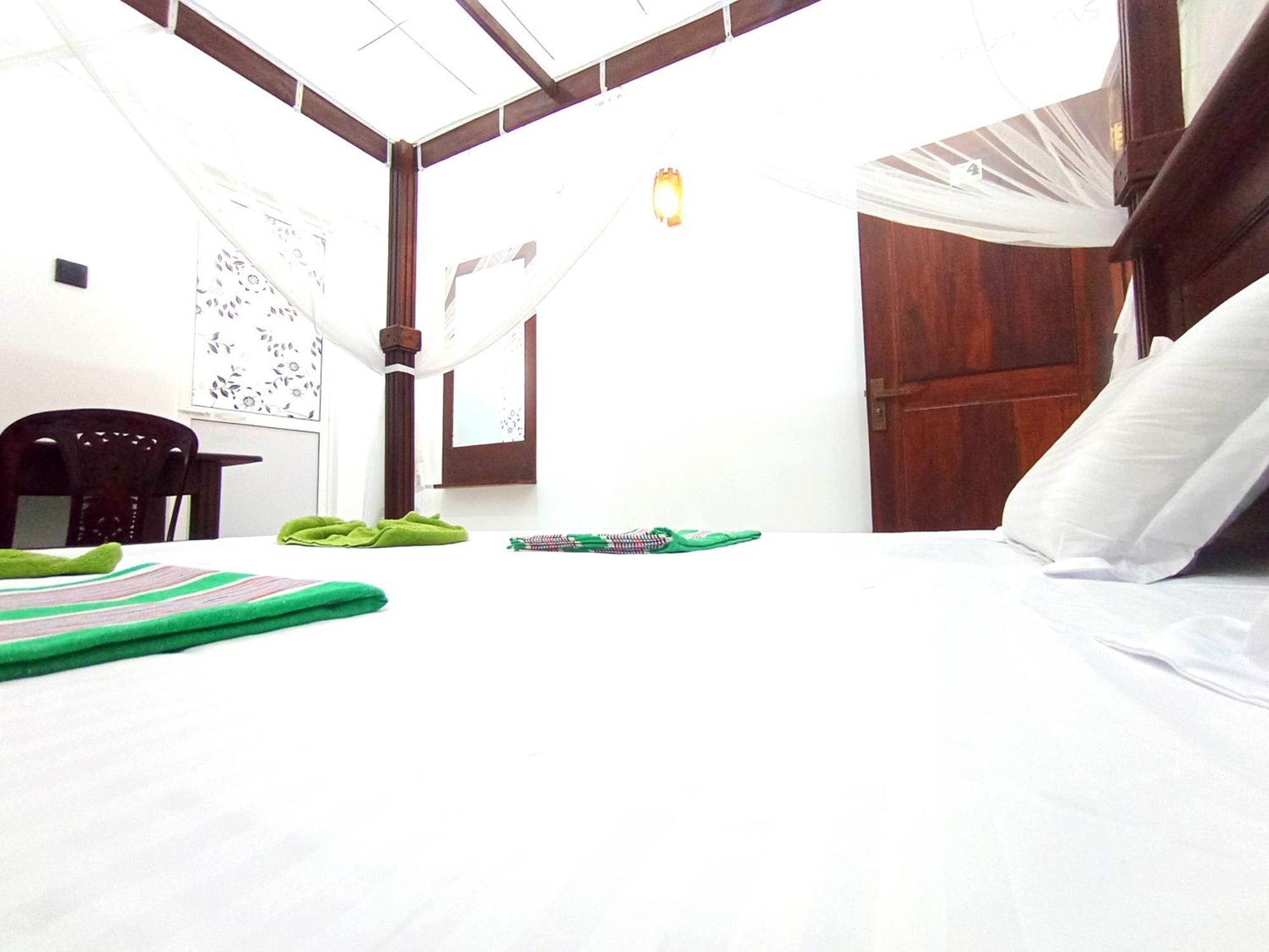 Amal Guest House Mirissa Bagian luar foto