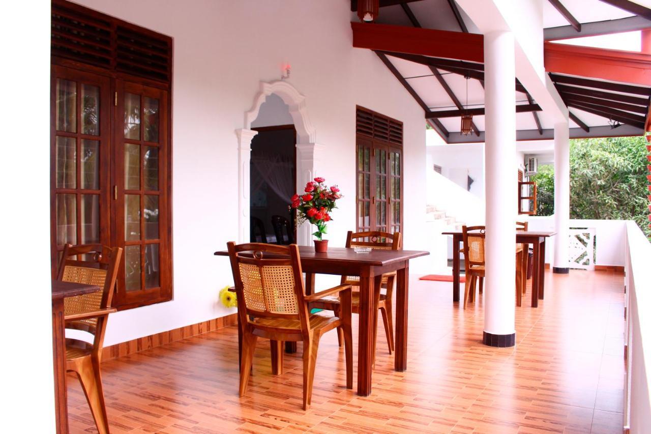 Amal Guest House Mirissa Bagian luar foto