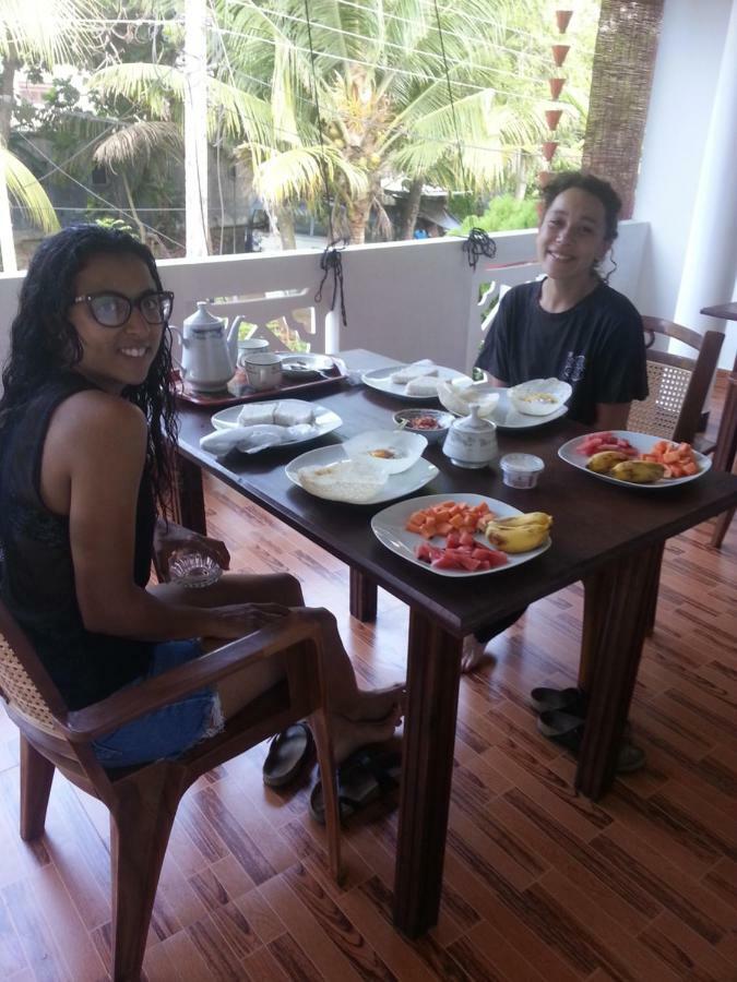 Amal Guest House Mirissa Bagian luar foto